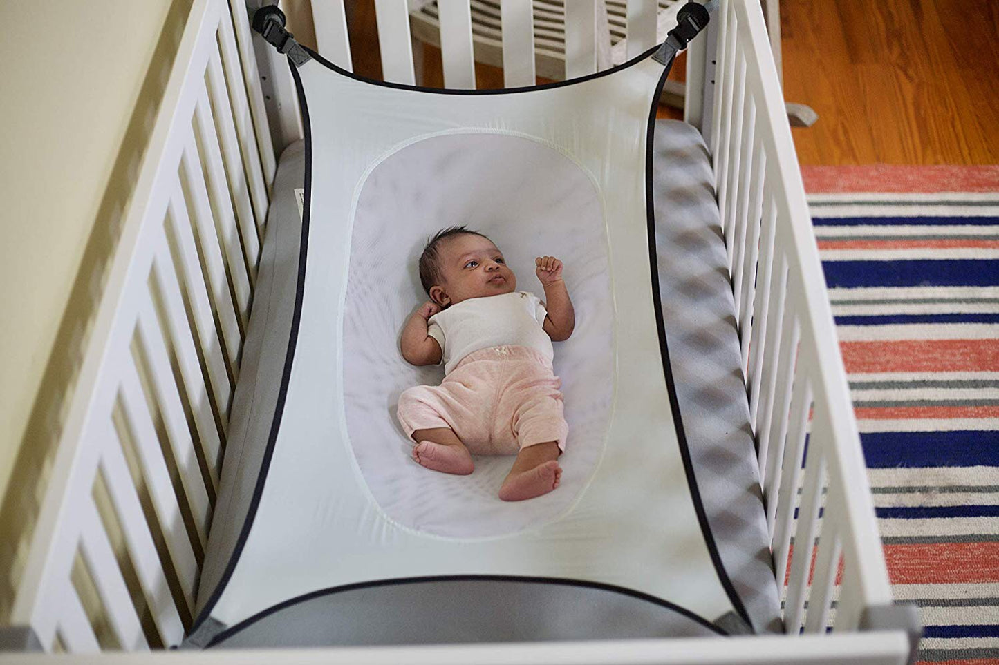 Like-New Crescent Womb Infant Safety Bed