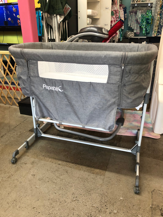 Papablic Height Adjustable Bassinet
