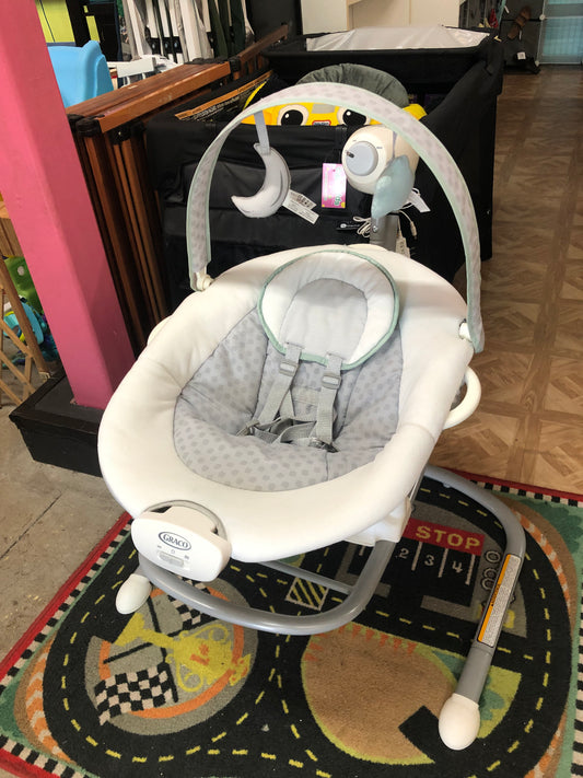 Graco soothe n Sway Swing